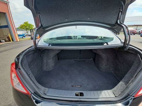 Used 2014 Nissan Versa SV FWD image 28