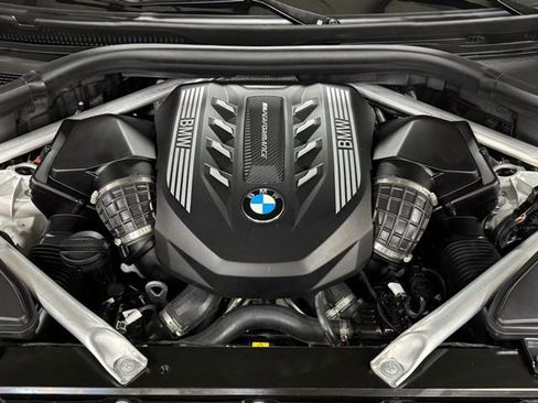 Used 2022 BMW X5 M50i w/ Premium Package image 36