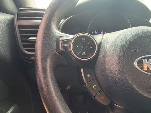 Used 2018 Kia Soul FWD image 18