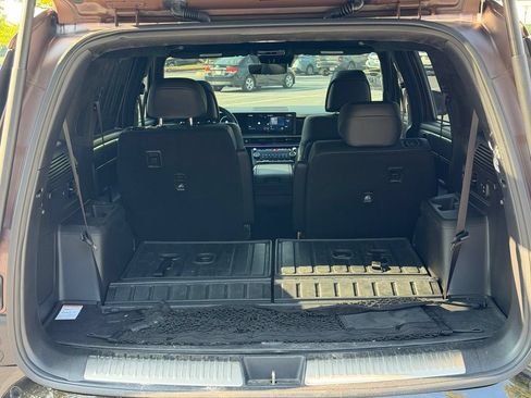 Used 2025 Hyundai Santa Fe Calligraphy AWD/4WD image 8