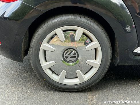 Used 2013 Volkswagen Beetle 2.5 Fender FWD image 37