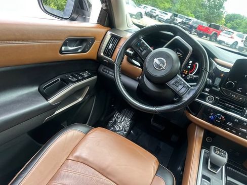 Used 2023 Nissan Pathfinder Platinum AWD/4WD image 21