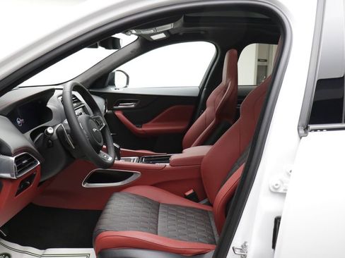 Used 2020 Jaguar F-PACE SVR image 17