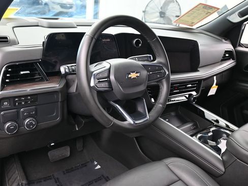 Used 2025 Chevrolet Tahoe LT image 13