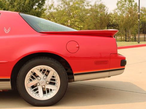 Used 1988 Pontiac Firebird Formula RWD image 34