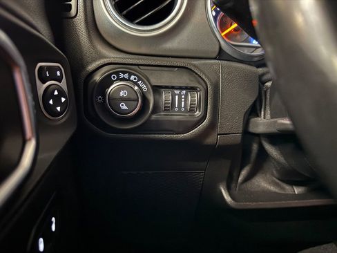 Used 2020 Jeep Gladiator Overland w/ Safety Group image 20