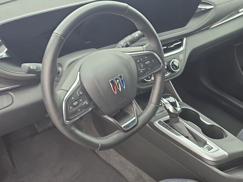 Used 2024 Buick Envista Preferred w/ Convenience I Package FWD image 18