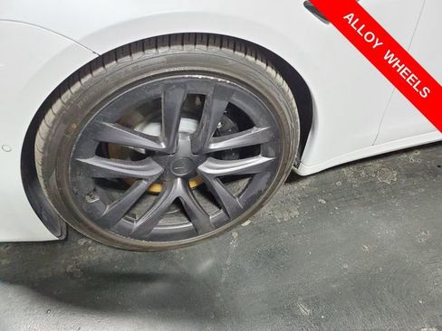 Used 2021 Tesla Model S Plaid image 6