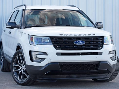 Used 2016 Ford Explorer Sport w/ Equipment Group 401A image 2