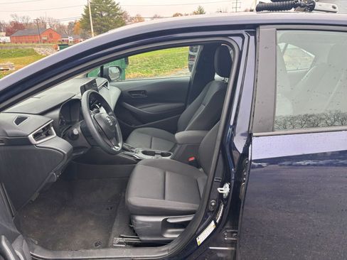 Used 2025 Toyota Corolla LE image 24