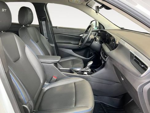 Used 2025 Buick Encore GX Sport Touring w/ Comfort Package AWD/4WD image 13