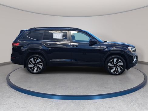 Used 2024 Volkswagen Atlas SE FWD image 4
