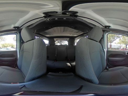 Used 2025 Jeep Wrangler Sport S image 36