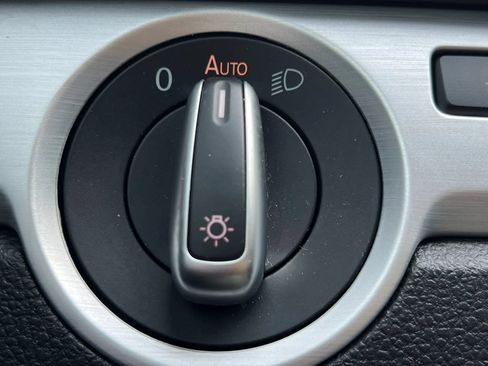Used 2012 Volkswagen Passat TDI SE FWD image 48