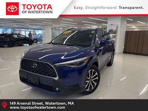 Certified 2023 Toyota Corolla Cross XLE image 1