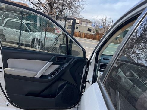 Used 2016 Subaru Forester 2.5i image 10