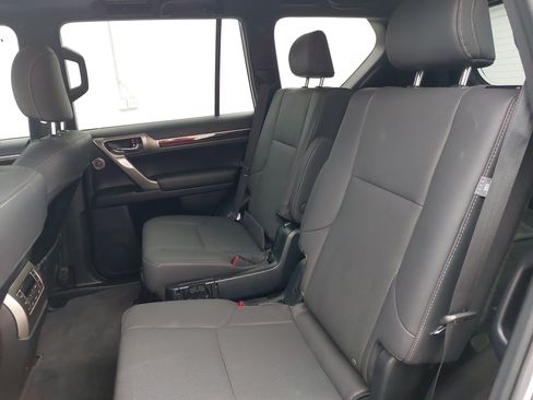 Used 2021 Lexus GX 460 Premium w/ Accessory Package AWD/4WD image 17