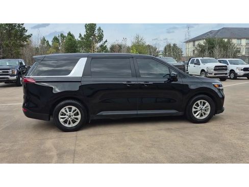 Used 2022 Kia Carnival LX image 9