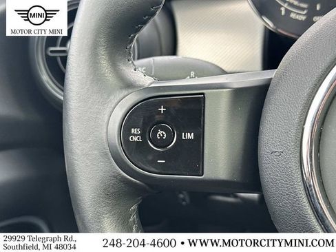 Used 2022 MINI Cooper 4-Door Hardtop FWD image 26