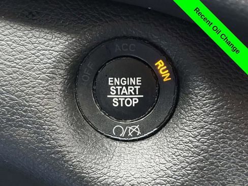 Used 2022 Jeep Cherokee Trailhawk image 15