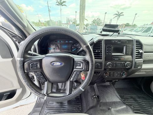 Used 2017 Ford F550 4x4 Crew Cab Super Duty image 11