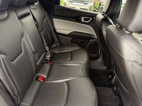 Used 2025 Jeep Compass Limited AWD/4WD image 17
