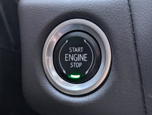 Used 2023 GMC Yukon XL SLT AWD/4WD image 28