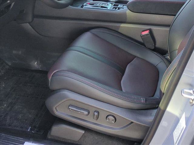 New 2026 Honda Pilot Black Edition image 4