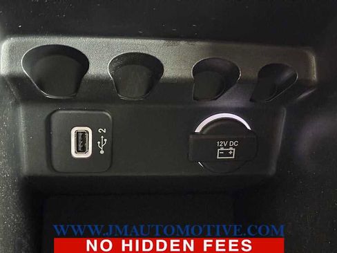 Used 2019 Jeep Cherokee Limited w/ Technology Group AWD/4WD image 42
