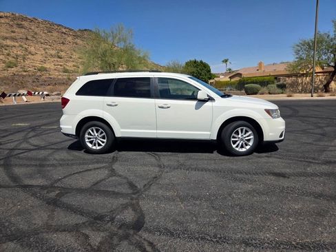 Used 2015 Dodge Journey SXT w/ Flexible Seating Group FWD image 4