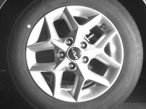 Used 2025 Kia Soul LX w/ LX Technology Package FWD image 14
