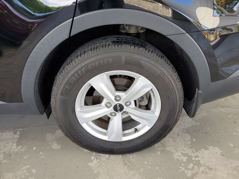 Certified 2023 Kia Sorento LX FWD image 11
