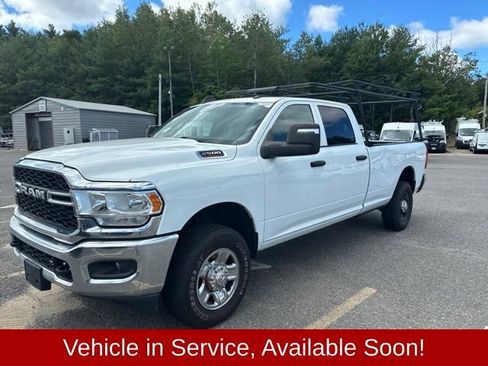 Used 2024 RAM 2500 Tradesman w/ Chrome Appearance Group AWD/4WD image 3