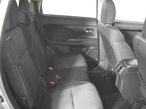 Used 2020 Mitsubishi Outlander ES image 35