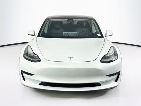 Used 2018 Tesla Model 3 Long Range RWD image 2