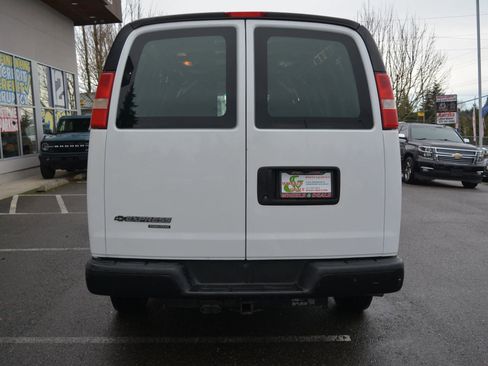 Used 2014 Chevrolet Express 2500 Extended image 6