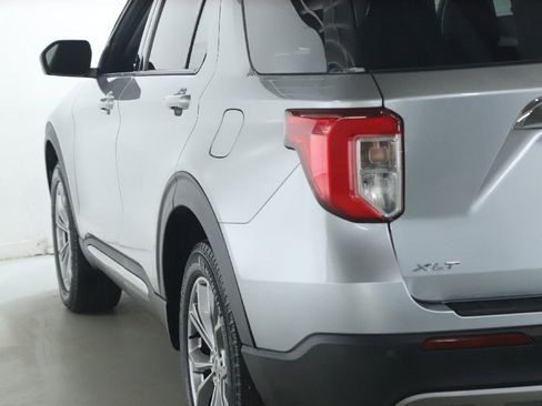 Used 2022 Ford Explorer XLT w/ Equipment Group 202A image 46