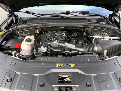 Used 2023 Jeep Grand Cherokee Altitude AWD/4WD image 37