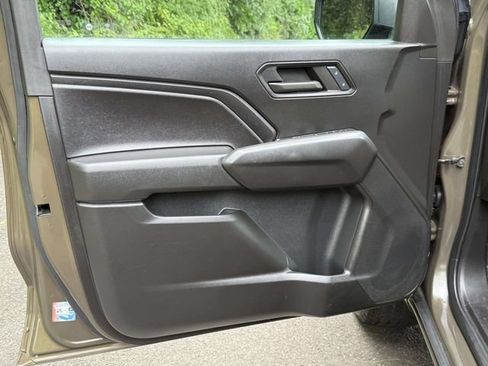 Certified 2024 Chevrolet Colorado W/T RWD image 9
