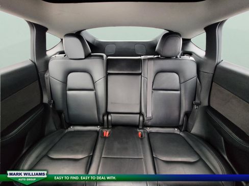 Used 2022 Tesla Model Y Long Range image 16