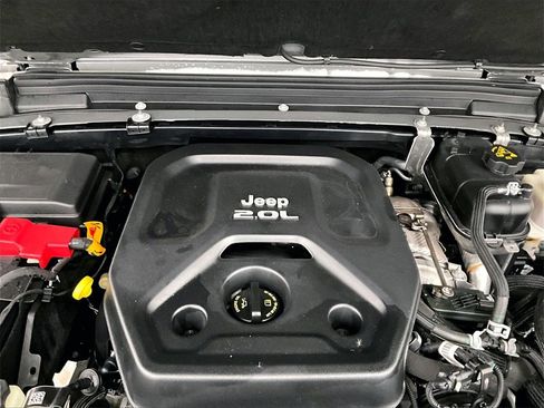 Used 2022 Jeep Wrangler Unlimited Sahara image 34