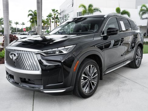 Certified 2026 INFINITI QX60 Luxe w/ Cargo Package FWD image 6
