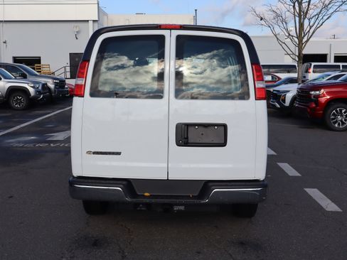 Used 2025 Chevrolet Express 2500 w/ Driver Convenience Package image 9