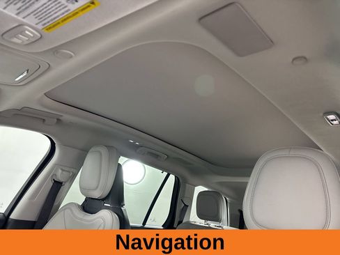 Used 2025 Lincoln Aviator Reserve w/ Equipment Group 201A AWD/4WD image 12