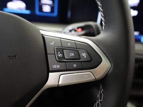 New 2025 Volkswagen Tiguan SE image 25