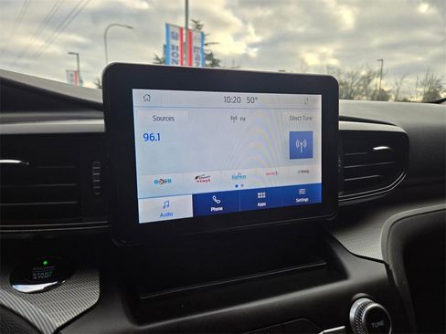 Used 2020 Ford Explorer XLT image 15