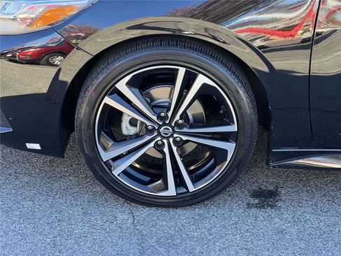 Certified 2023 Nissan Sentra SR w/ Trunk Package image 10