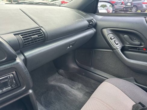 Used 1994 Chevrolet Camaro Z28 RWD image 18