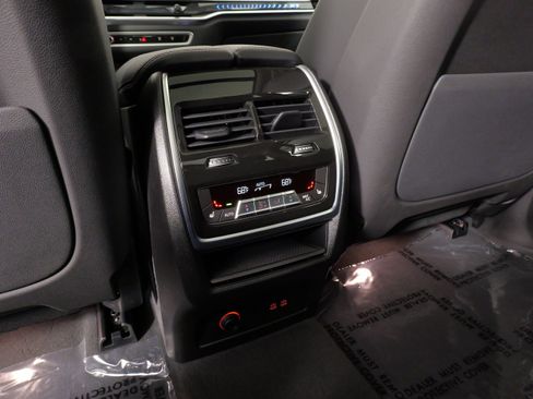 Used 2025 BMW X7 xDrive40i image 54