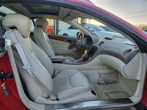 Used 2011 Mercedes-Benz SL 550 image 25